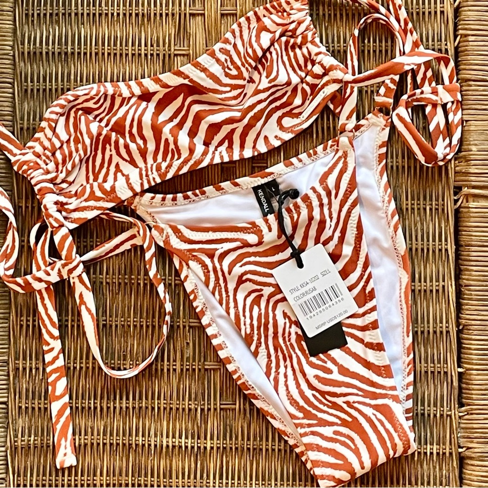 SOLD‼️ NWT Kendall + Kylie Bikini